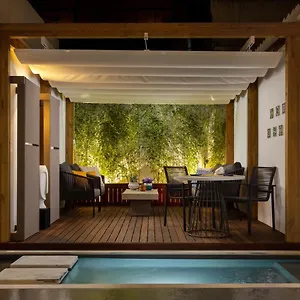 Apartment Stupendo- Two Rooms, Patio With Refreshing Pond-center-air Conditioning-free Park Portugal